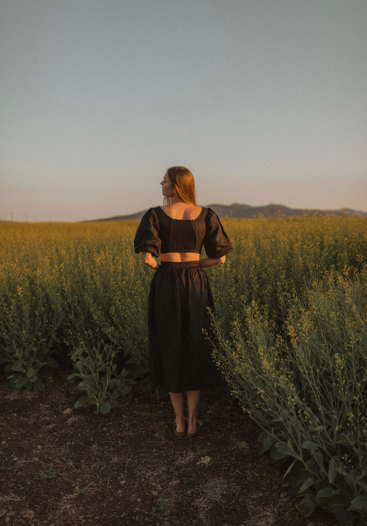 トップス ella drawstring blouse Ella Blouse in Ebony Linen-BLOUSE ONLY – Shop Wilder Collective